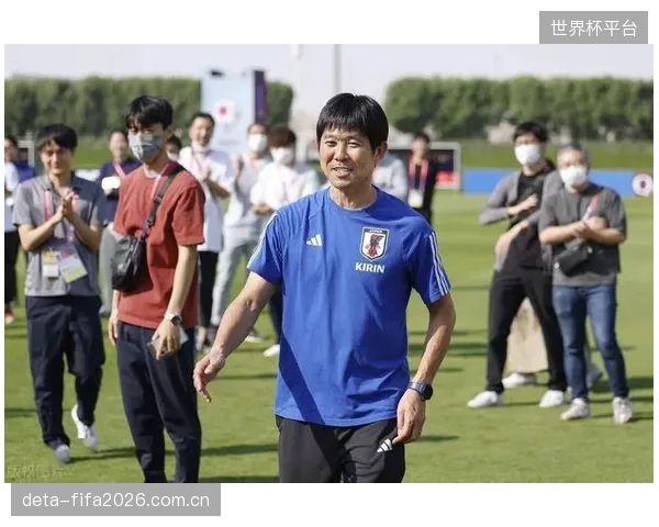 森保一强调历史性机遇,其临场指挥将是日本队能否突破十六强的关键。 森保一强调历史性机遇,其临场指挥将是日本队能否突破十六强的关键。